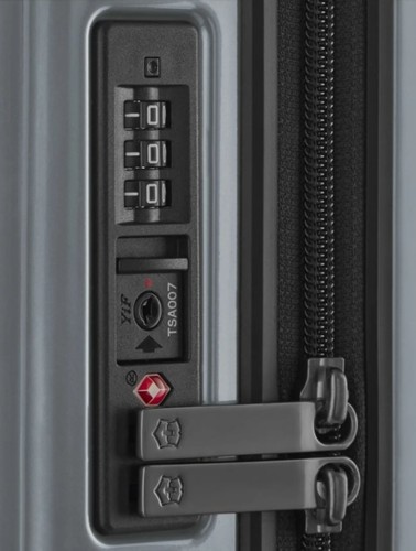  מזוודה Victorinox - Silver - Airox, Global Hardside Carry on