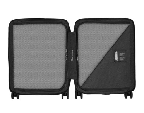  מזוודה Victorinox - Silver - Airox, Global Hardside Carry on