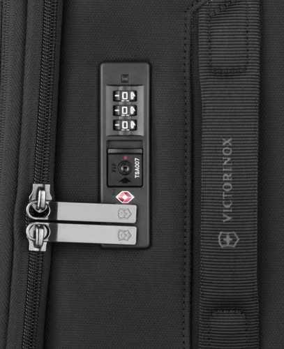 מזוודה Victorinox - Black-  Crosslight Global Softside Carry On