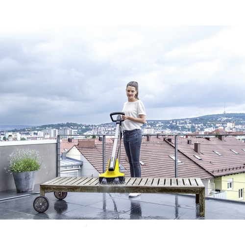 מנקה דקים ומשטחים חשמלי דגם PCL 4 KARCHER