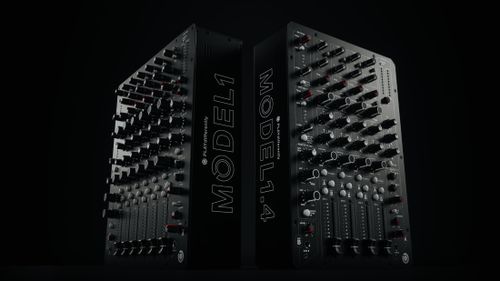 זוית נוספת PLAYdiffrently MODEL1.4 DJ Mixer