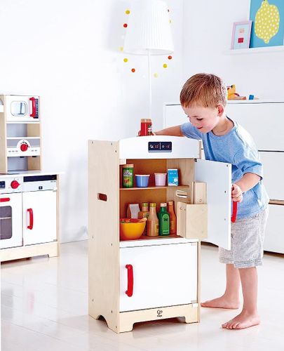 מקרר עץ למשחקי דמיון עם מתקן קוביות קרח