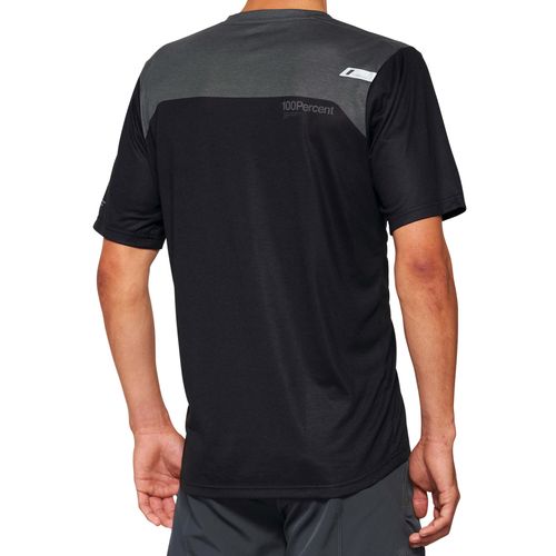 חולצת רכיבה קצרה שחור / אפור 100% - AIRMATIC JERSEY V22
