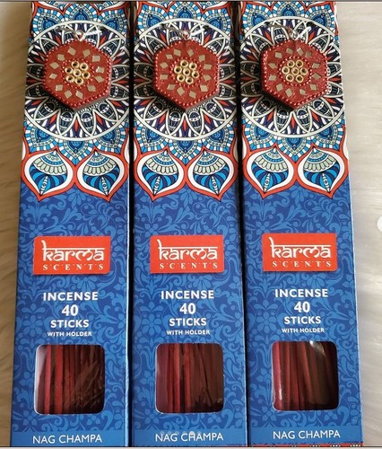 קטורת איכותית עם מעמד 