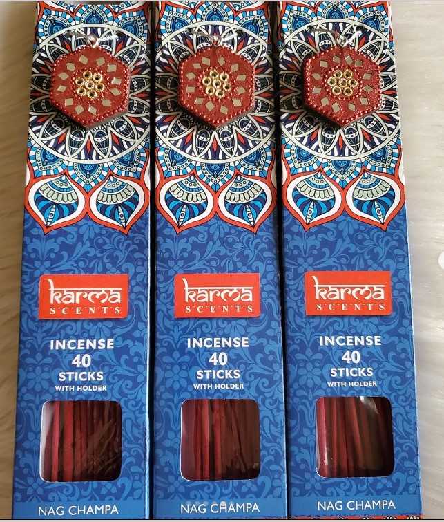 קטורת איכותית עם מעמד 