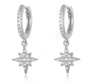 זוג עגילי חישוק מכסף ומשובצי זירקונים - כוכב (בקופסת מתנה מהודרת)