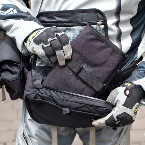 תיק מותן לכלים קרייגה שחור - KRIEGA R8 WAIST PACK
