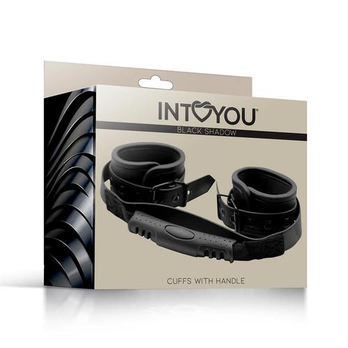 סט אזיקים עם ידית משיכה Intoyou - Vegan Leather Cuffs with Handle - Black