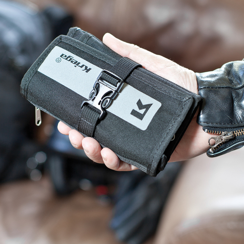 ארנק קרייגה שחור - KRIEGA STASH TRAVEL WALLET