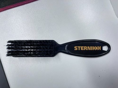 מברשת לניקוי מכונות ופאות סטרניק STERNIK - צבע שחור 
