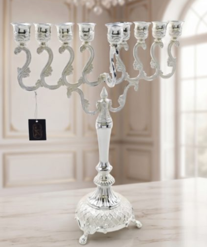 חנוכיה מעוצבת