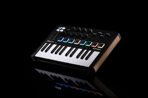 מקלדת שליטה Arturia Minilab 3 - שחור ארטוריה