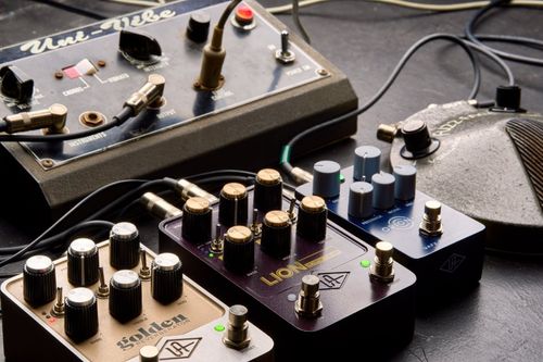 זוית נוספת Universal Audio UAFX Lion '68 Super Lead Amp