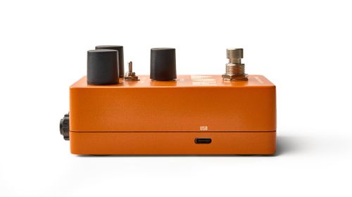 זוית נוספת Universal Audio UAFX Flow Vintage Tremolo