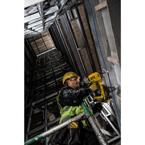 אקדח מסמרים נטען DEWALT DCN890P2 18V XR לבטון - ערכה עם שתי סוללות 5 אמפר, מטען, חרטומים ומוט הארכה