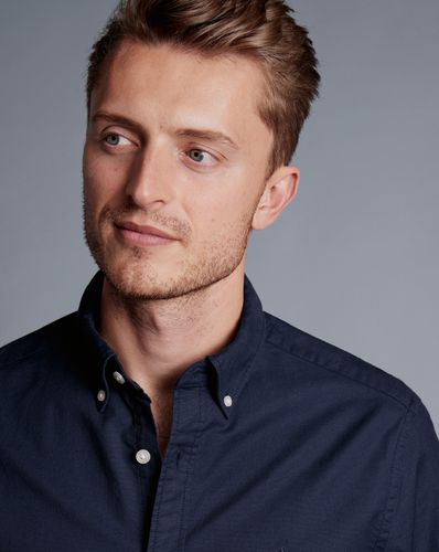חולצת אוקספורד גזרת אקסטרה סלים - Navy blue plain extra slim fit button-down washed Oxford shirt
