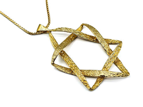 מגן דוד רקוע ענק