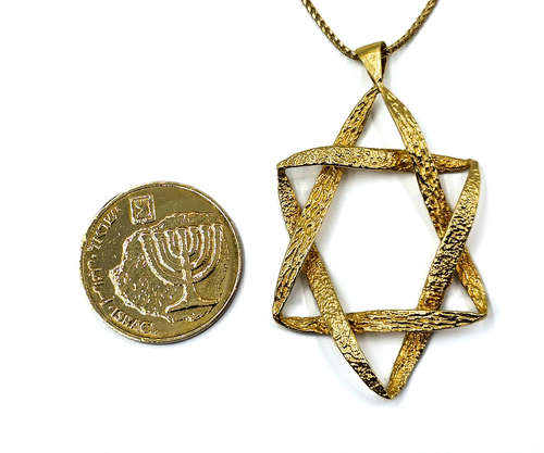 מגן דוד רקוע ענק