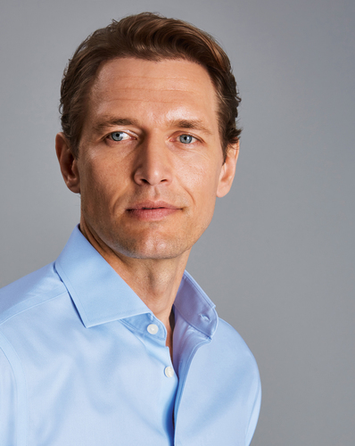 חולצה כחולה גזרת קלאסיק  - Sky blue non-iron twill cutaway classic fit shirt