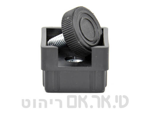 פקק עם בורג