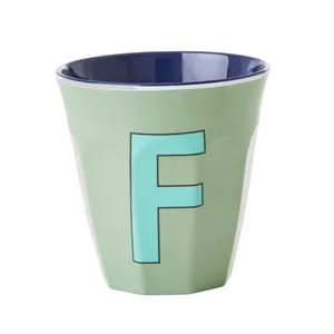 כוס מלמין אות F תכלת רקע אפרפר/חאקי RICE