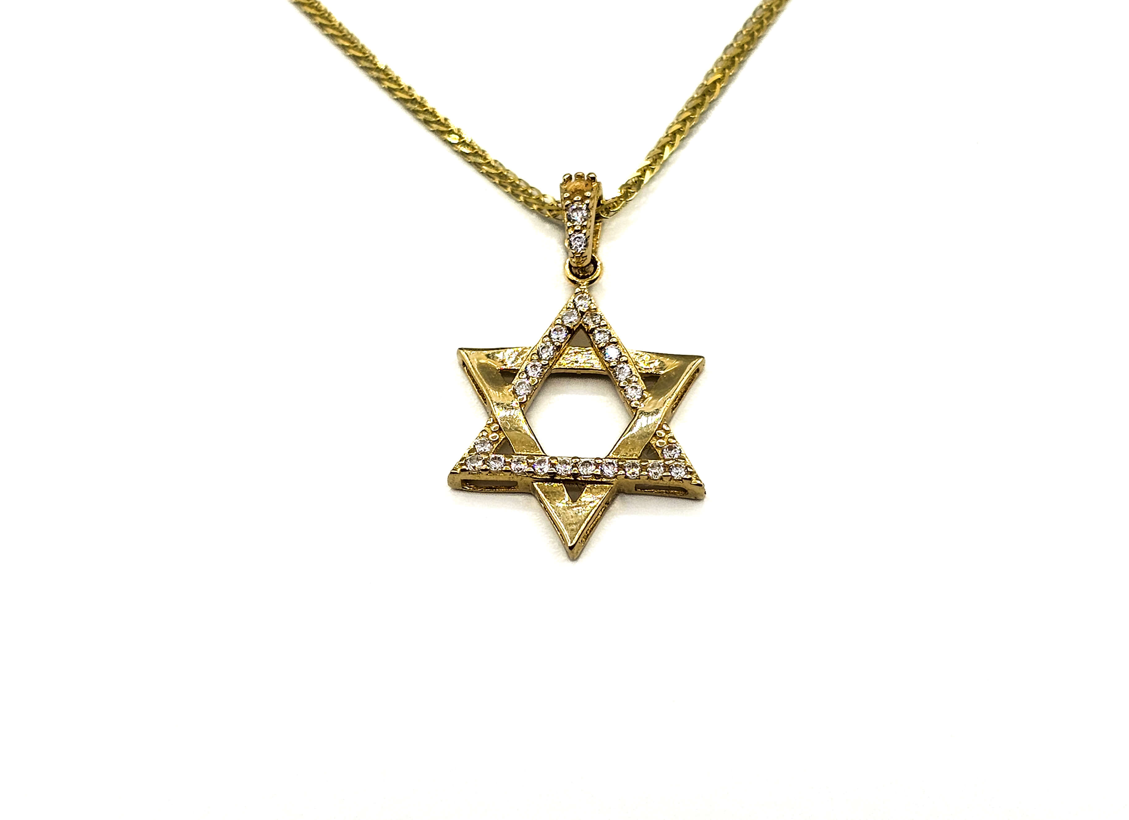 מגן דוד משובץ זרקונים