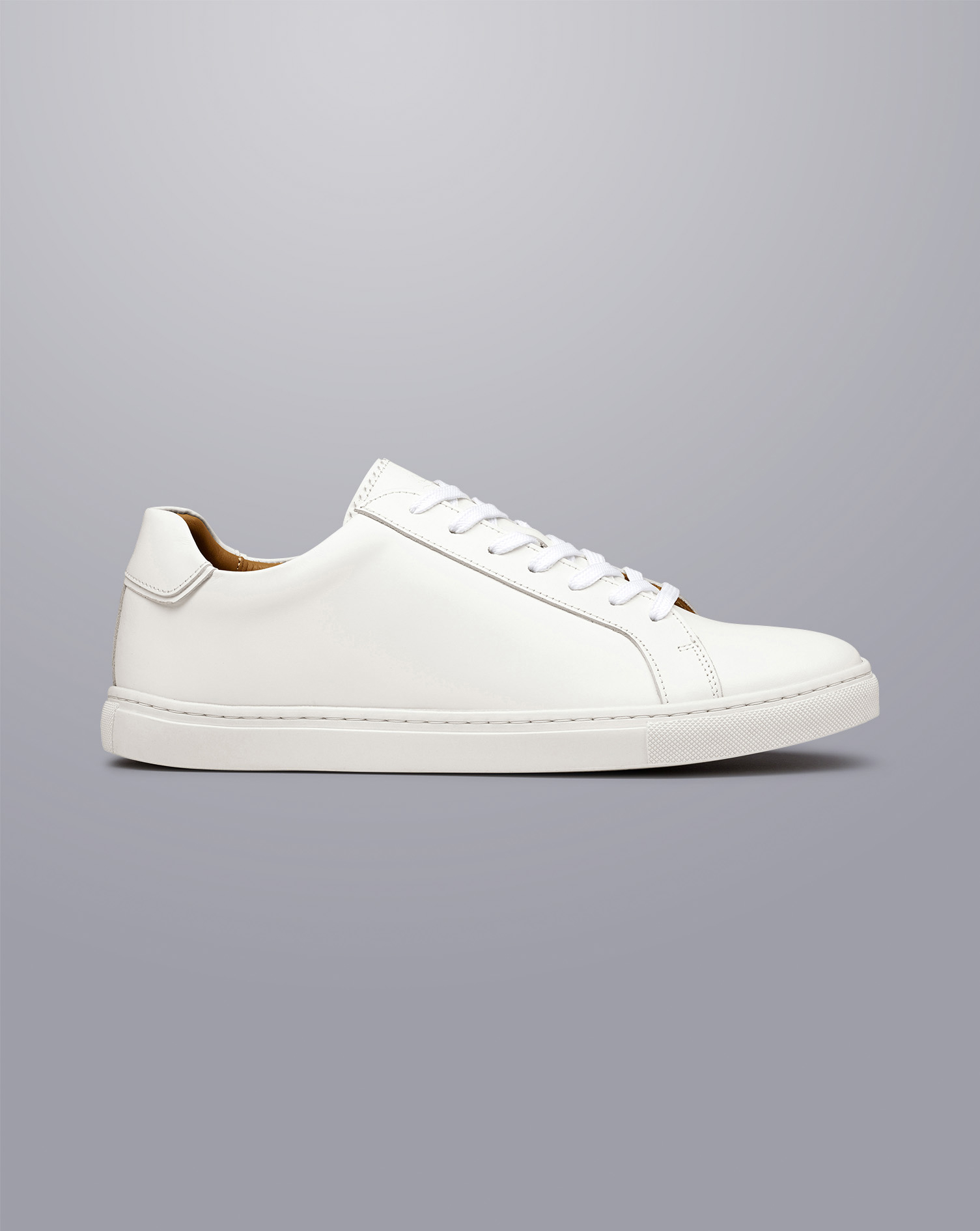 נעל ספורטיבית לבנה - White leather trainer