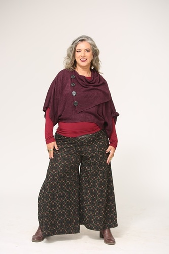 פונצ'ו קצר כפתורים plus size