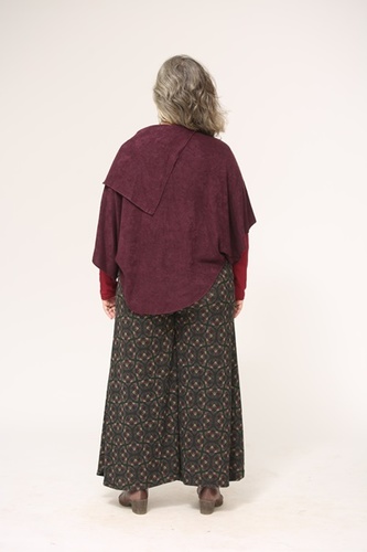 פונצ'ו קצר כפתורים plus size