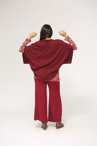 פונצ'ו קצר כפתורים plus size