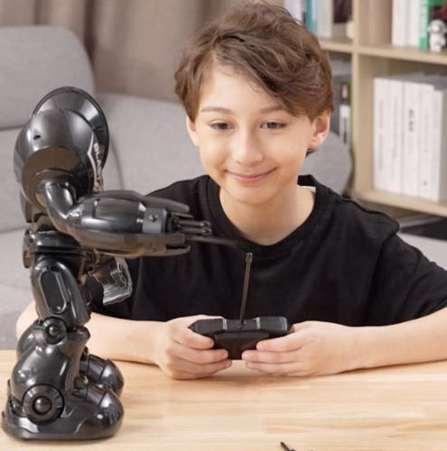 רובו בלאסט שחור - רובוט גדול עם שלט אינטראקטיבי יורה טילים 