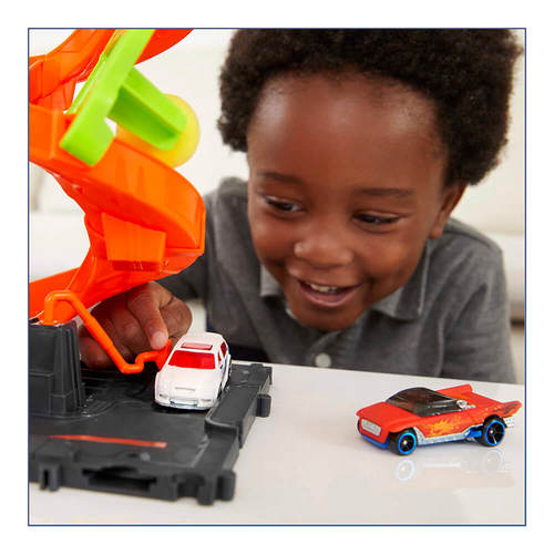מסלול מגדל שטיפת מכוניות משנה צבע ורכב - HOT WHEELS HDP05