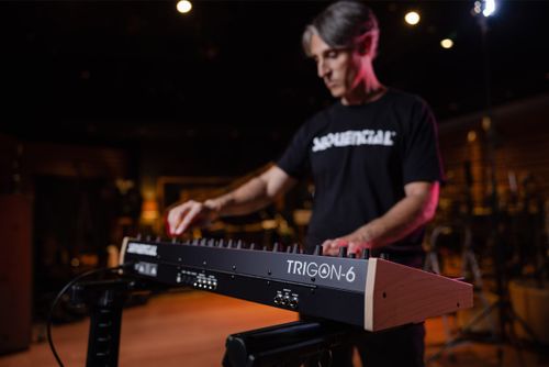 זוית נוספת SEQUENTIAL TRIGON 6 POLYPHONIC SYNTHESIZER