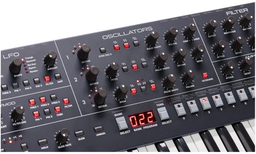 זוית נוספת SEQUENTIAL TRIGON 6 POLYPHONIC SYNTHESIZER