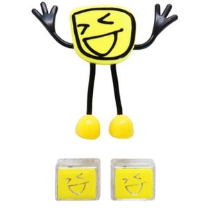 חברים זוהרים באמבטיה - שתי קוביות זוהרות במים ובובת חבר אלכס Alex