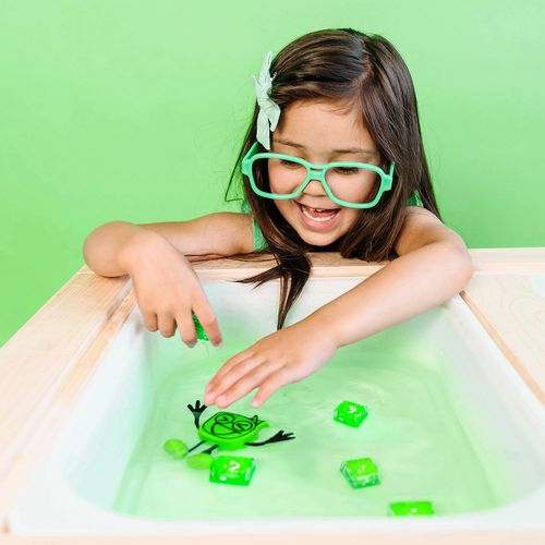 חברים זוהרים באמבטיה - שתי קוביות זוהרות במים ובובת חבר פיפה Pippa