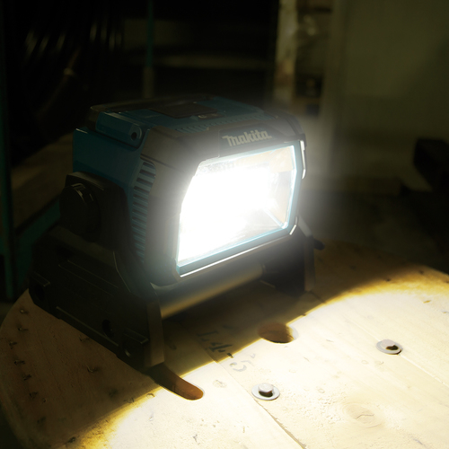 פרוז'קטור נטען 10,000 לומן - MAKITA DML809 18V/14.4+230V