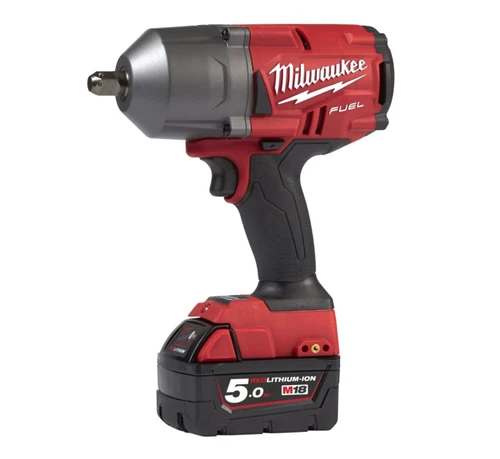 סט מפתח רטיטה M18 FHIWP + שתי סוללות 5 אמפר + מטען Milwaukee 