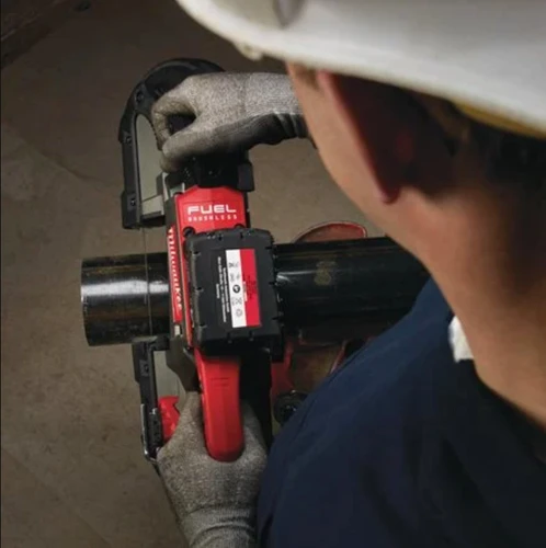 גוף משור סרט לברזל ומתכת נטען Milwaukee M18 CBS125