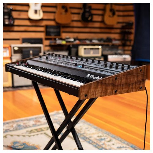 זוית נוספת OBERHEIM OB-X8 Keyboard