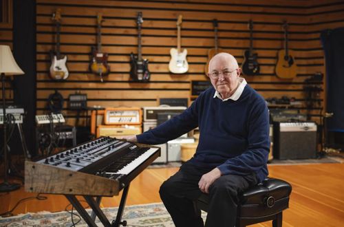 זוית נוספת OBERHEIM OB-X8 Keyboard