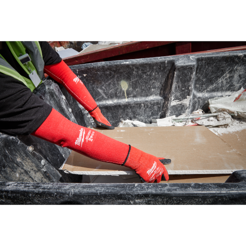 שרוולי הגנה לחיתוך רמה A3 – Milwaukee 48-73-9030 | אורך 16 אינץ׳ (כ-40.6 ס״מ)