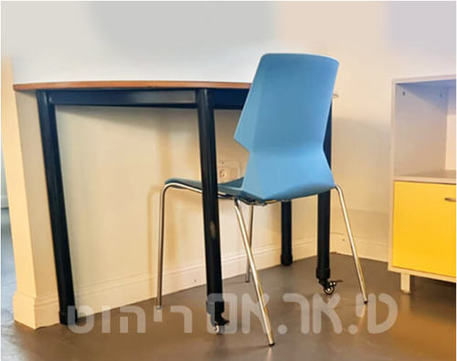 שולחן חצי עיגול