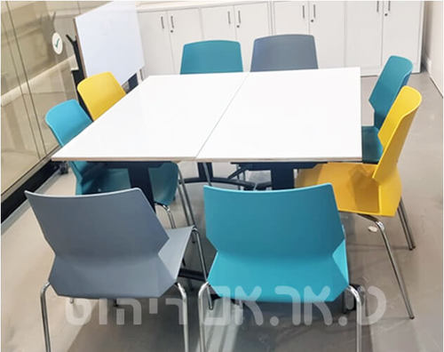 כוורת חצי עם דלתות