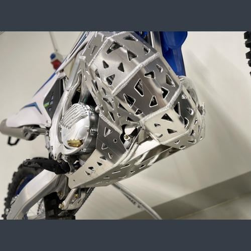 מגן מנוע משולב סעפת לדגמי T.M 250/300 2022-2025 P-TECG RACING PK028