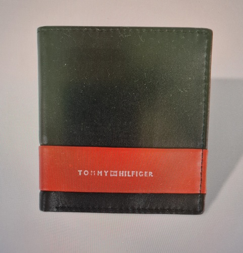 TOMMY HILFIGER ארנק עור מדהים לגבר עם הגנת סריקה ותא מטבעות TRIFOLD RED