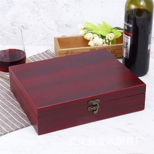 פותחן יין באריזת עץ