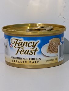 פנסי פיסט פטה דג לבן עם עוף Fancy Feast במשקל 85 גרם