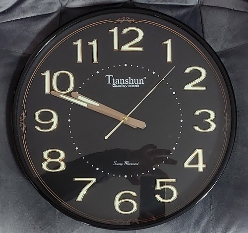 שעון קיר ספרות זוהרות זוהר בחושך