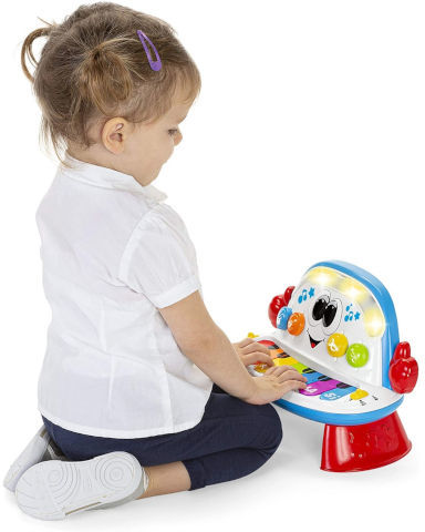 פסנתר אלקטרוני עם אורות ומוזיקה